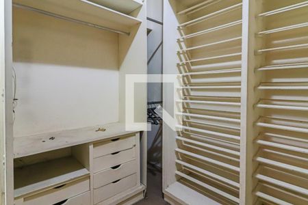 Closet Suíte de casa à venda com 3 quartos, 326m² em Instituto de Previdencia, São Paulo