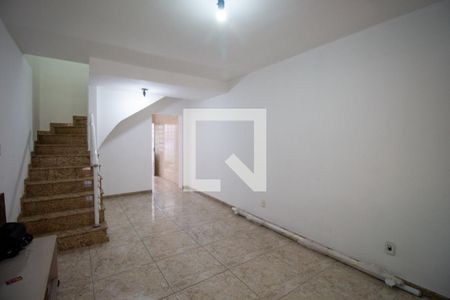 Sala de casa para alugar com 3 quartos, 150m² em Vila Carmosina, São Paulo