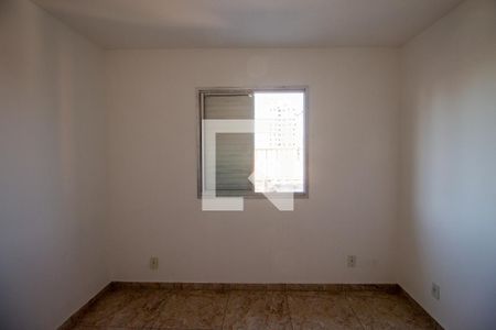 Quarto 1 de casa para alugar com 3 quartos, 150m² em Vila Carmosina, São Paulo