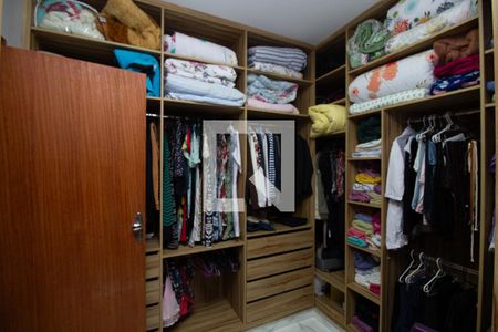 Closet da suíte 1 de casa à venda com 4 quartos, 189m² em Floresta, Belo Horizonte