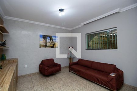 Sala de casa à venda com 4 quartos, 189m² em Floresta, Belo Horizonte