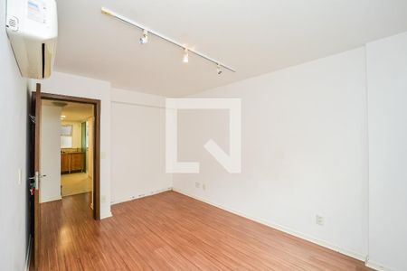 Quarto de apartamento à venda com 1 quarto, 60m² em Auxiliadora, Porto Alegre