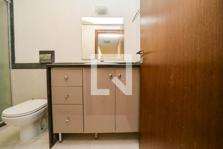 Banheiro de apartamento à venda com 1 quarto, 60m² em Auxiliadora, Porto Alegre