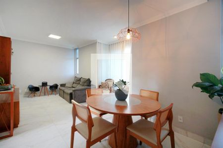 Sala de apartamento para alugar com 3 quartos, 120m² em Horto, Belo Horizonte