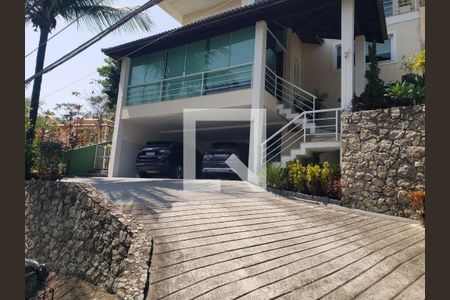 Casa à venda com 4 quartos, 551m² em Piratininga, Niterói