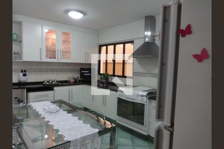 Casa à venda com 4 quartos, 260m² em Vila Palmeiras, São Paulo