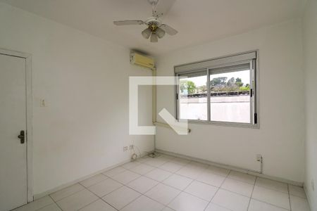 Quarto 1 de apartamento para alugar com 2 quartos, 55m² em Azenha, Porto Alegre