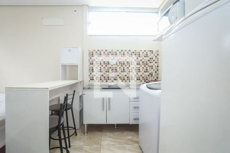 Cozinha de kitnet/studio para alugar com 1 quarto, 23m² em Vila Progredior, São Paulo