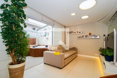 Sala de casa de condomínio à venda com 3 quartos, 112m² em Jardim Monte Kemel, São Paulo