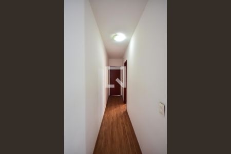 Corredor 2 de casa para alugar com 3 quartos, 150m² em Jardim Lar Sao Paulo, São Paulo