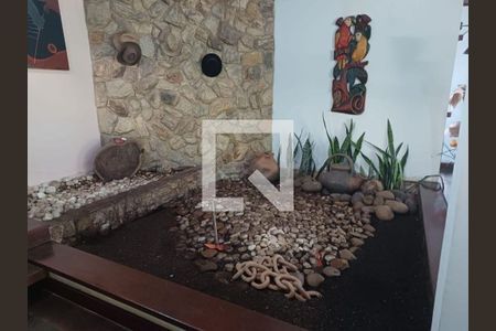 Casa à venda com 3 quartos, 386m² em Pendotiba, Niterói