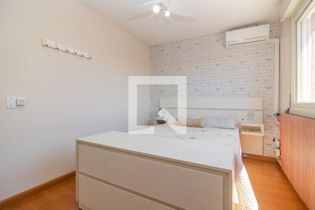 Quarto 1 de apartamento à venda com 2 quartos, 60m² em Teresópolis, Porto Alegre