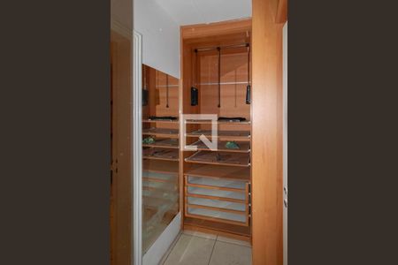 Closet da suíte 1 de casa para alugar com 4 quartos, 500m² em Canaa, Belo Horizonte