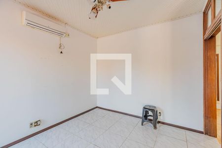 Sala de casa à venda com 4 quartos, 163m² em Guarujá, Porto Alegre