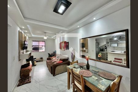 Sala de casa de condomínio para alugar com 3 quartos, 85m² em Vargem Grande, Rio de Janeiro