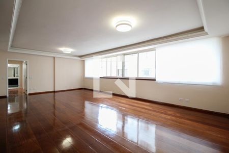 Apartamento para alugar com 195m², 3 quartos e 2 vagasSala