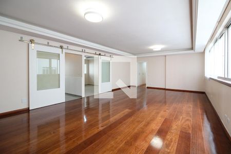 Apartamento para alugar com 195m², 3 quartos e 2 vagasSala