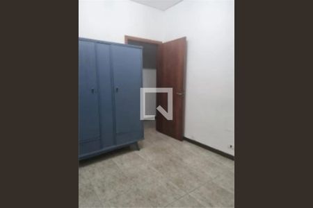 Casa à venda com 6 quartos, 200m² em Km 18, Osasco