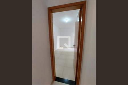 Apartamento à venda com 2 quartos, 34m² em Vila Nhocuné, São Paulo