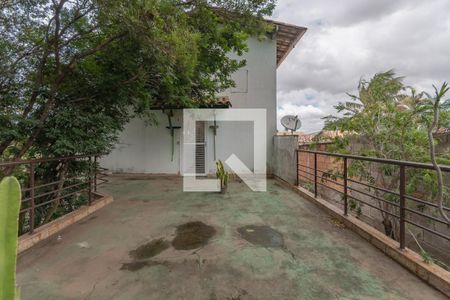 Varanda de casa à venda com 4 quartos, 630m² em Trevo, Belo Horizonte