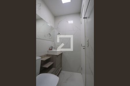 Banheiro de apartamento à venda com 2 quartos, 50m² em São José, Canoas