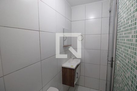 Banheiro de apartamento para alugar com 1 quarto, 50m² em Vila Valqueire, Rio de Janeiro