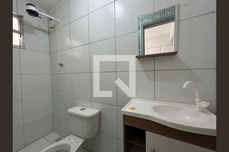 Banheiro de apartamento para alugar com 1 quarto, 50m² em Vila Valqueire, Rio de Janeiro