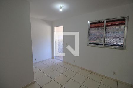 Sala de apartamento para alugar com 1 quarto, 50m² em Vila Valqueire, Rio de Janeiro