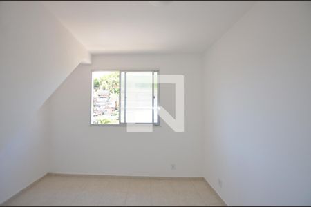 Quarto 1 de apartamento para alugar com 2 quartos, 65m² em Vila Valqueire, Rio de Janeiro