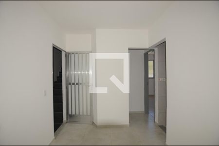 Sala de apartamento para alugar com 2 quartos, 65m² em Vila Valqueire, Rio de Janeiro