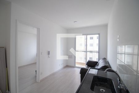 Sala de kitnet/studio para alugar com 1 quarto, 29m² em Parque Vitoria, São Paulo