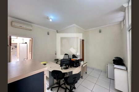 Casa à venda com 4 quartos, 200m² em Jardim Pauliceia, Campinas