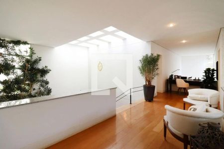 Casa à venda com 4 quartos, 402m² em Jardim Petrópolis, São Paulo