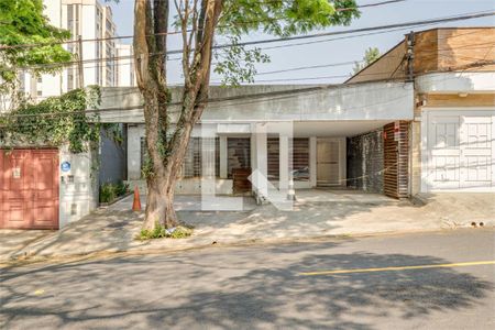 Casa à venda com 4 quartos, 275m² em Santo Amaro, São Paulo