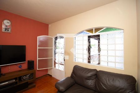 Casa à venda com 6 quartos, 927m² em Mariano de Abreu, Belo Horizonte