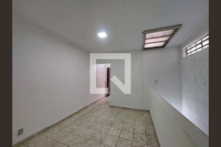 Sala de casa para alugar com 2 quartos, 279m² em Jardim Ubirajara, São Paulo