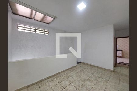 Sala de casa para alugar com 2 quartos, 279m² em Jardim Ubirajara, São Paulo