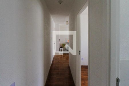 Corredor de apartamento para alugar com 2 quartos, 42m² em Jardim Egle, São Paulo