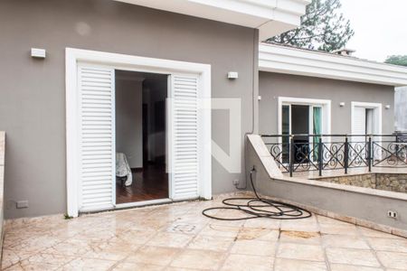 Casa de condomínio para alugar com 609m², 4 quartos e 4 vagas Casa de condomínio para alugar com 609m², 4 quartos e 4 vagasVaranda