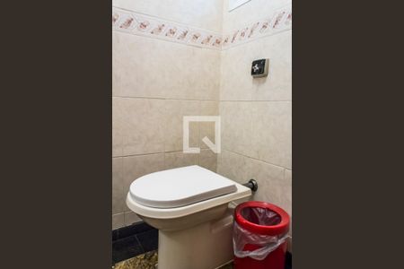 Casa de condomínio para alugar com 609m², 4 quartos e 4 vagas Casa de condomínio para alugar com 609m², 4 quartos e 4 vagasLavabo