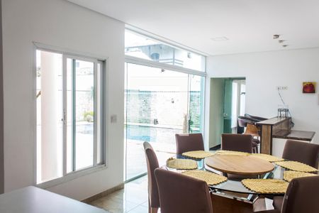 Casa de condomínio para alugar com 609m², 4 quartos e 4 vagas Casa de condomínio para alugar com 609m², 4 quartos e 4 vagasCozinha