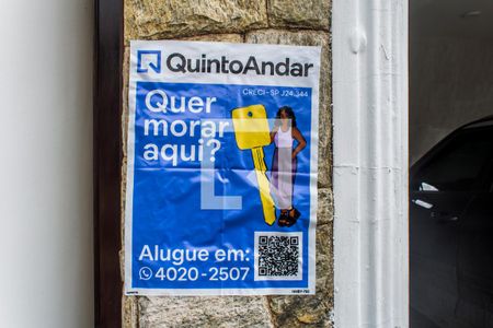 Casa de condomínio para alugar com 609m², 4 quartos e 4 vagas Casa de condomínio para alugar com 609m², 4 quartos e 4 vagasPlaca