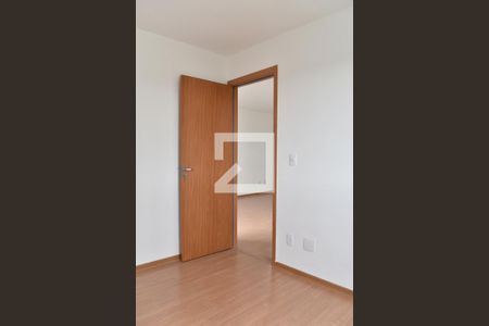 Quarto 1 de apartamento para alugar com 2 quartos, 40m² em Uberaba, Curitiba