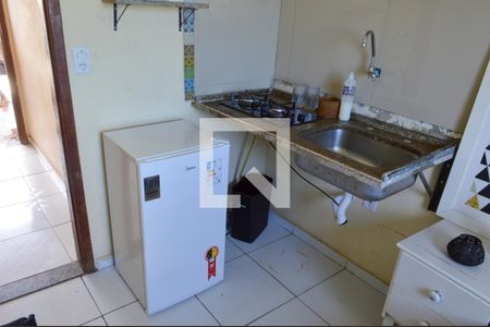 Cozinha de kitnet/studio para alugar com 1 quarto, 24m² em Curicica, Rio de Janeiro