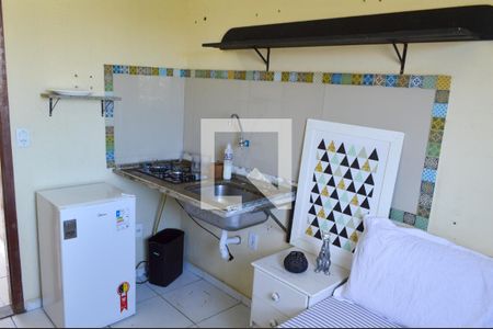 Cozinha de kitnet/studio para alugar com 1 quarto, 24m² em Curicica, Rio de Janeiro