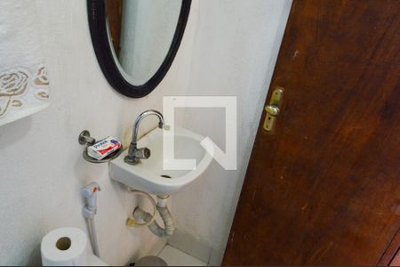 Banheiro de kitnet/studio para alugar com 1 quarto, 24m² em Curicica, Rio de Janeiro