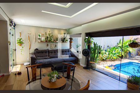 sala de casa à venda com 5 quartos, 750m² em Pechincha, Rio de Janeiro