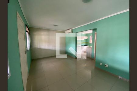 Sala de casa de condomínio à venda com 3 quartos, 54m² em Canudos, Novo Hamburgo