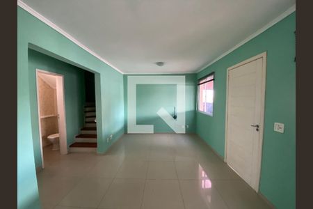 Sala de casa de condomínio à venda com 3 quartos, 54m² em Canudos, Novo Hamburgo