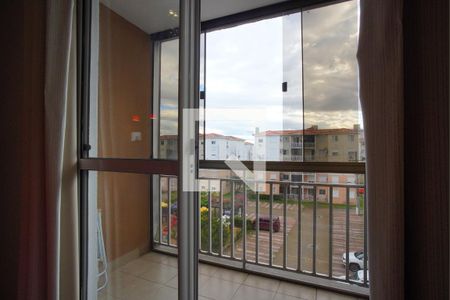 Sala - Varanda de apartamento para alugar com 3 quartos, 67m² em Humaitá, Porto Alegre